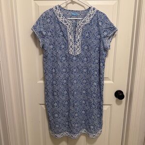 J McLaughlin Dress Tunic Cover Up Blue White Medallion Arabesque Notch Size L